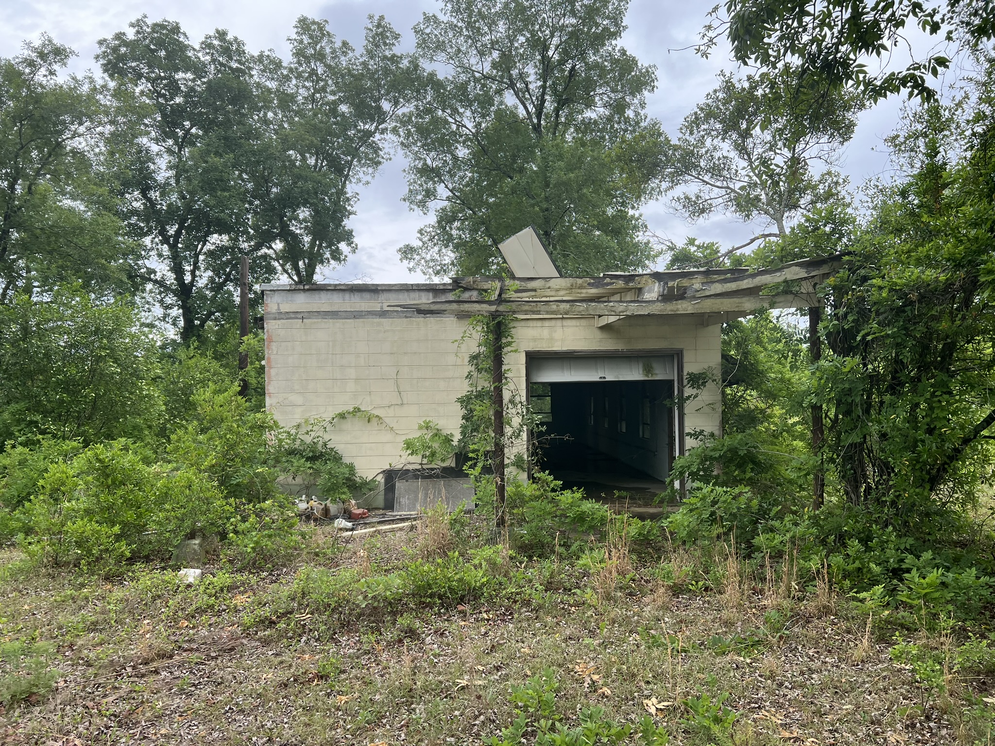 Windsor SC Demolition Before-and-After Photos: How the Scope Protected the Concrete Pad